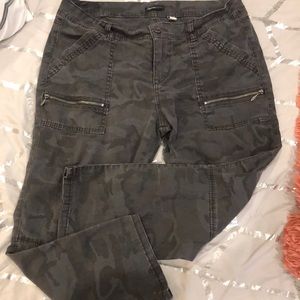 Supplies pant size 14. Stretch material. Crop leg.